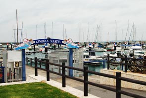 宜野湾マリーナ